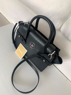 Micheal Kors Carmen Medium Black Flap Satchel Handbag Like New
